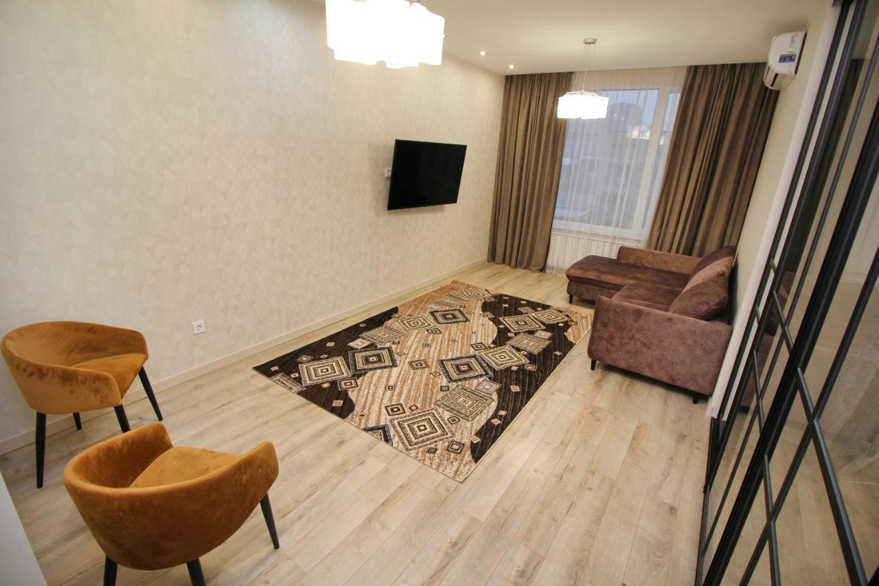 Стильные Апартаменты В Лучшем Жк Almaty Ngoại thất bức ảnh
